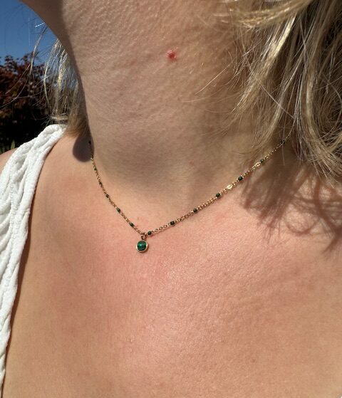 Collier Perles pendentif couleur vert